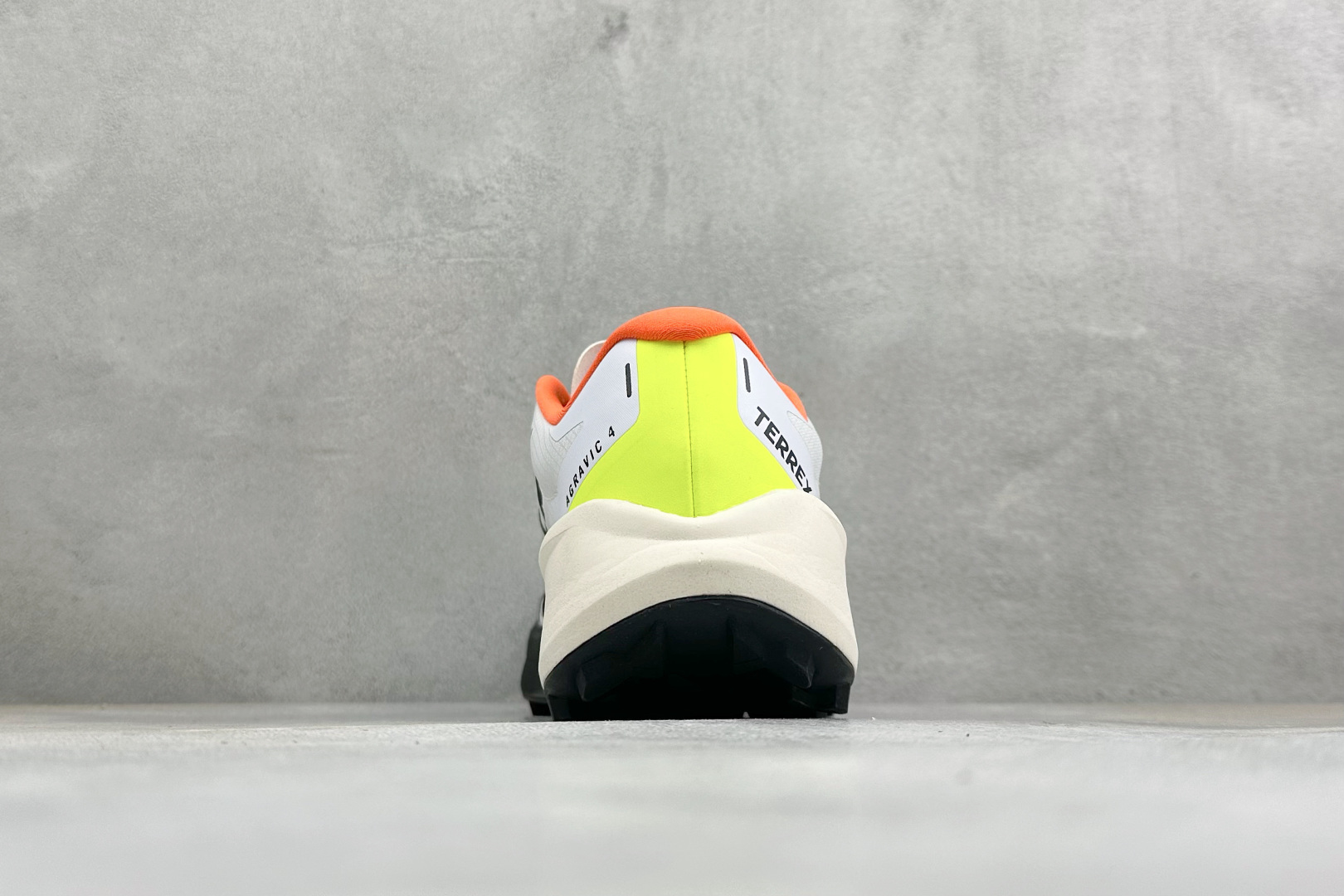 Adidas Terrex Agravic 4 阿迪达斯 系带缓震轻质 舒适百搭 低帮马拉松运动跑步鞋 货号: KJ88