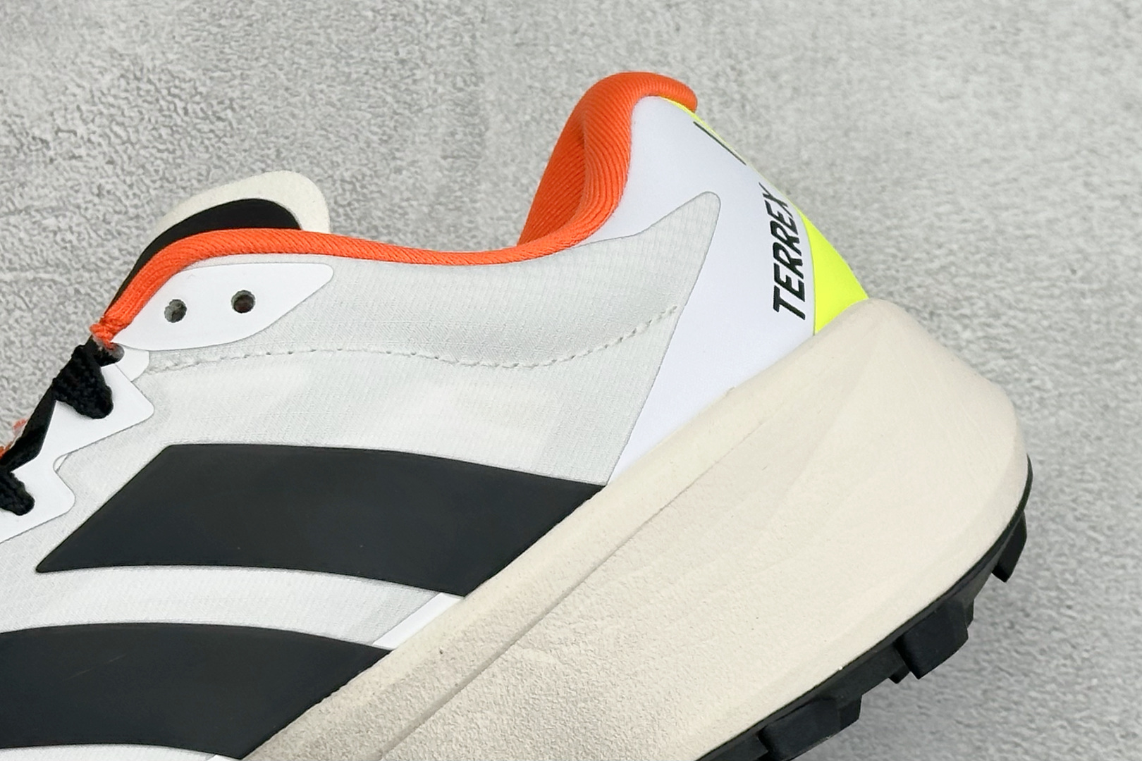 Adidas Terrex Agravic 4 阿迪达斯 系带缓震轻质 舒适百搭 低帮马拉松运动跑步鞋 货号: KJ88