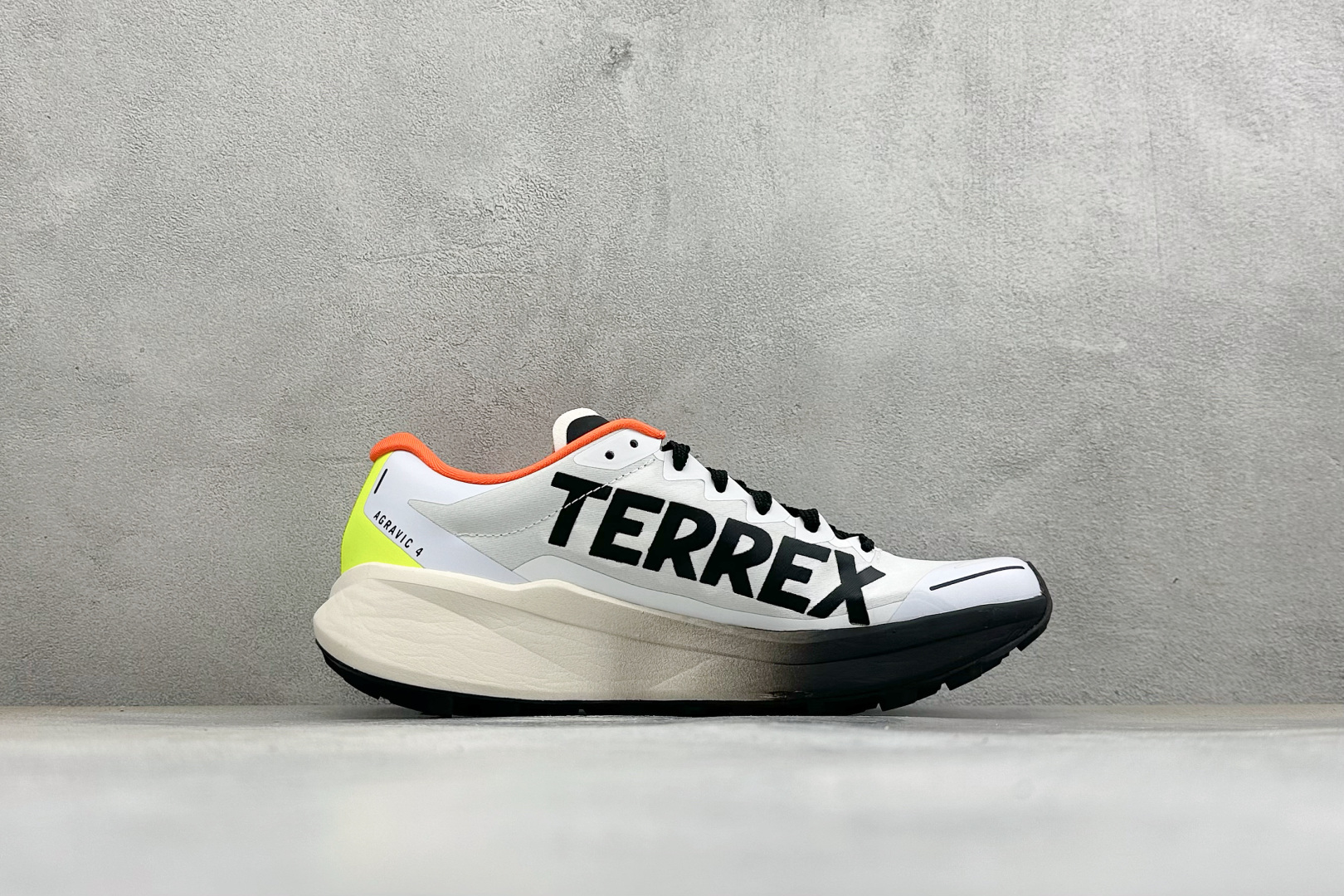 Adidas Terrex Agravic 4 阿迪达斯 系带缓震轻质 舒适百搭 低帮马拉松运动跑步鞋 货号: KJ88