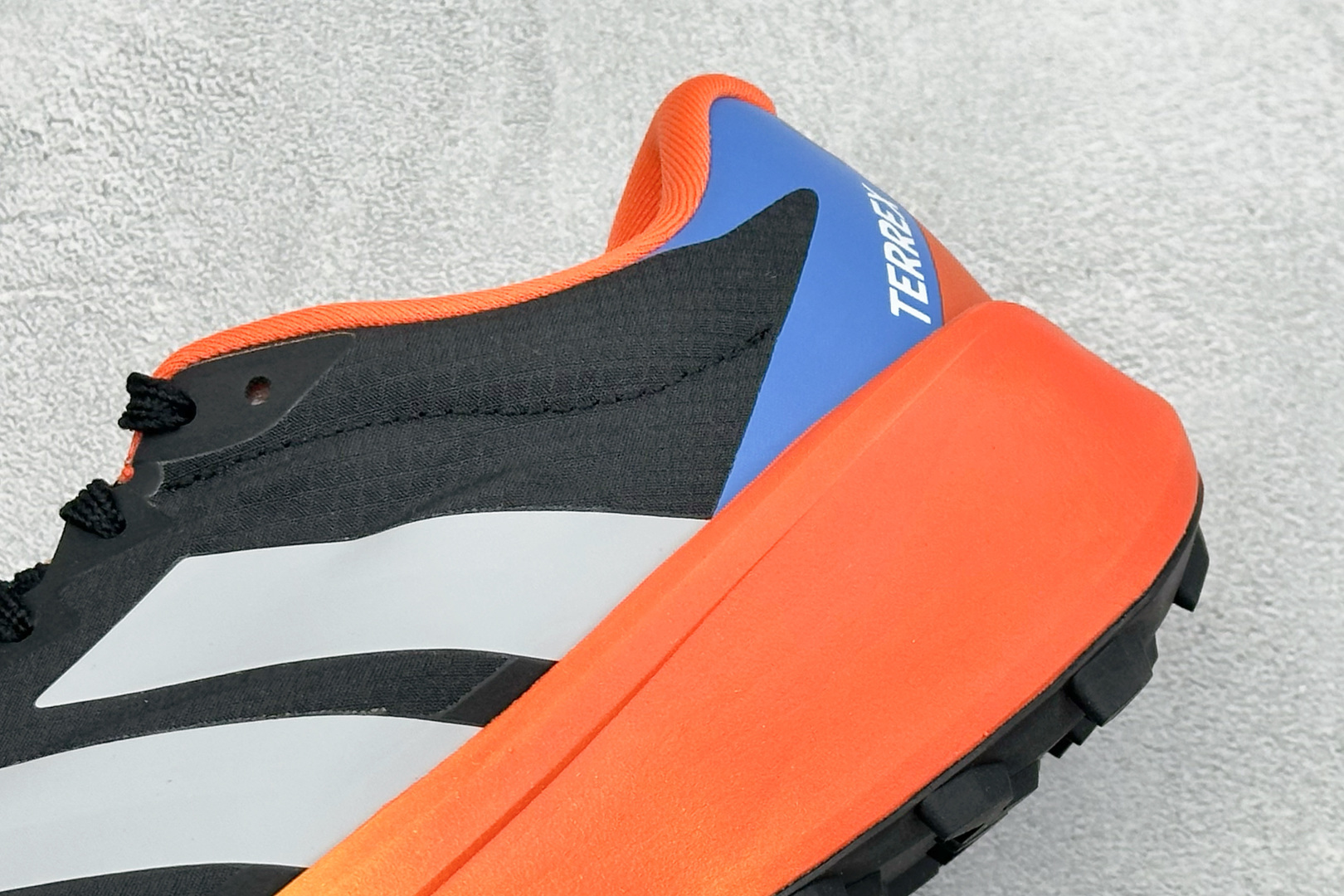 Adidas Terrex Agravic 4 阿迪达斯 系带缓震轻质 舒适百搭 低帮马拉松运动跑步鞋 货号: KJ12