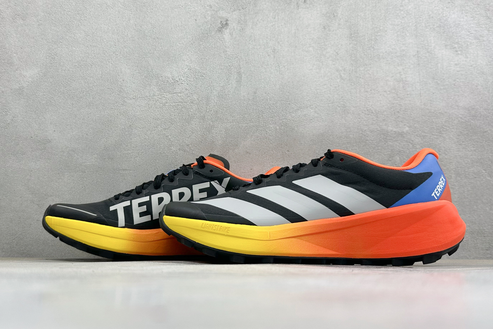Adidas Terrex Agravic 4 阿迪达斯 系带缓震轻质 舒适百搭 低帮马拉松运动跑步鞋 货号: KJ12
