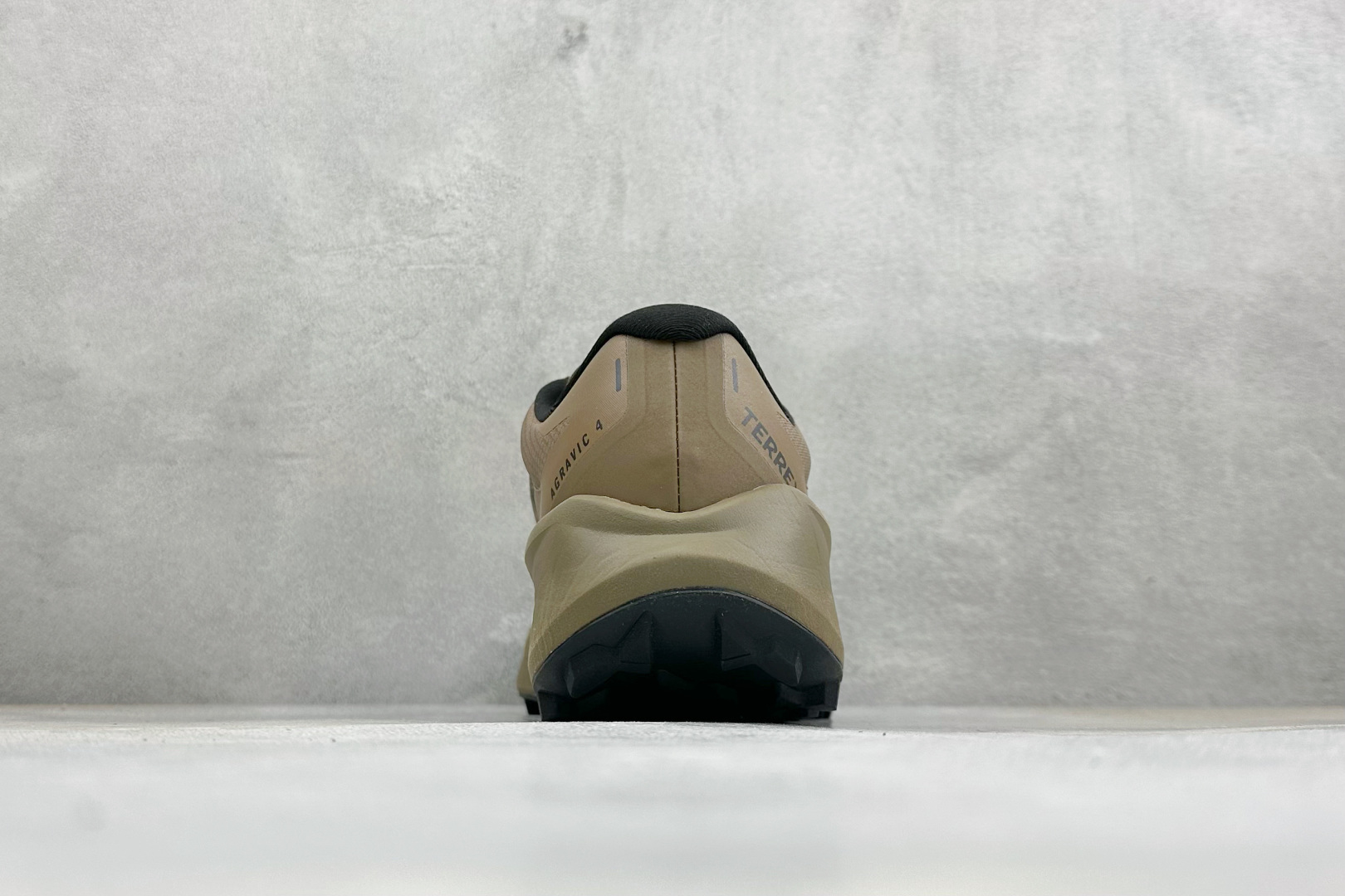 Adidas Terrex Agravic 4 阿迪达斯 系带缓震轻质 舒适百搭 低帮马拉松运动跑步鞋 货号: KJ88
