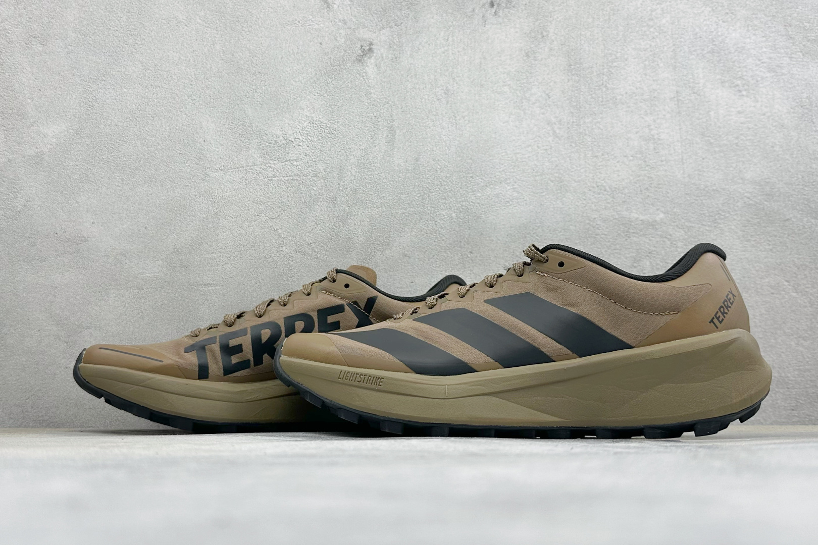 Adidas Terrex Agravic 4 阿迪达斯 系带缓震轻质 舒适百搭 低帮马拉松运动跑步鞋 货号: KJ88