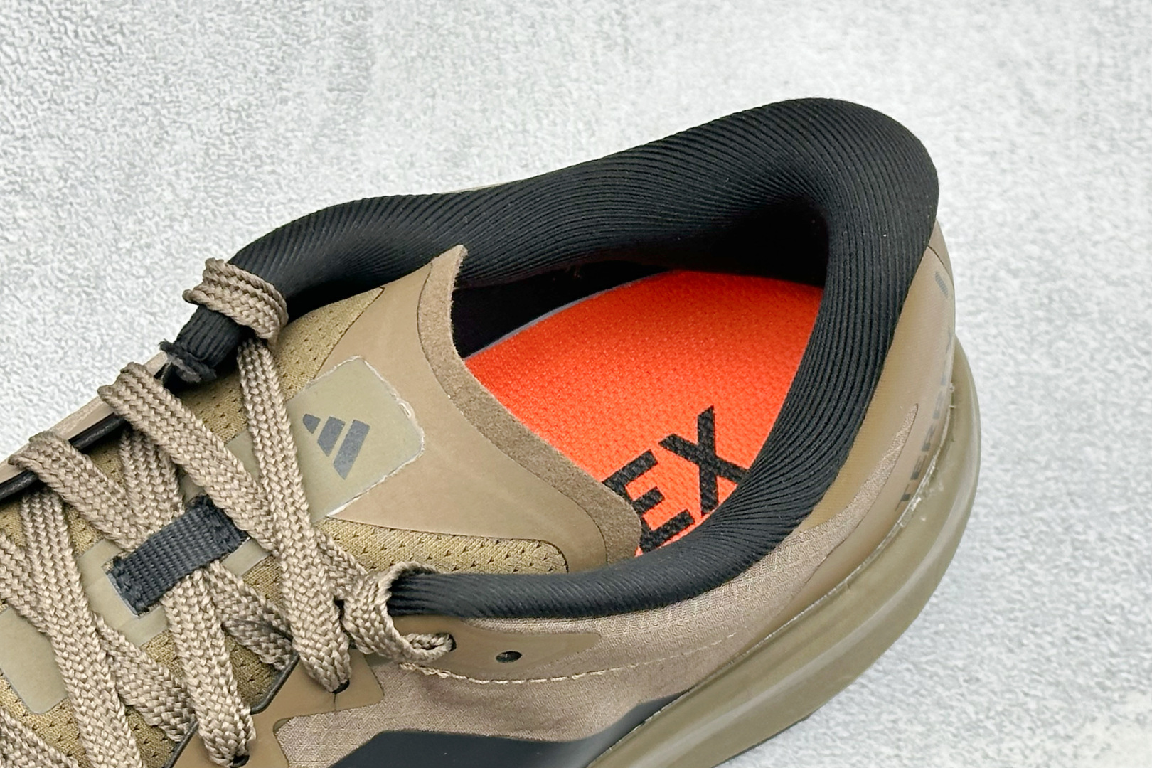 Adidas Terrex Agravic 4 阿迪达斯 系带缓震轻质 舒适百搭 低帮马拉松运动跑步鞋 货号: KJ88