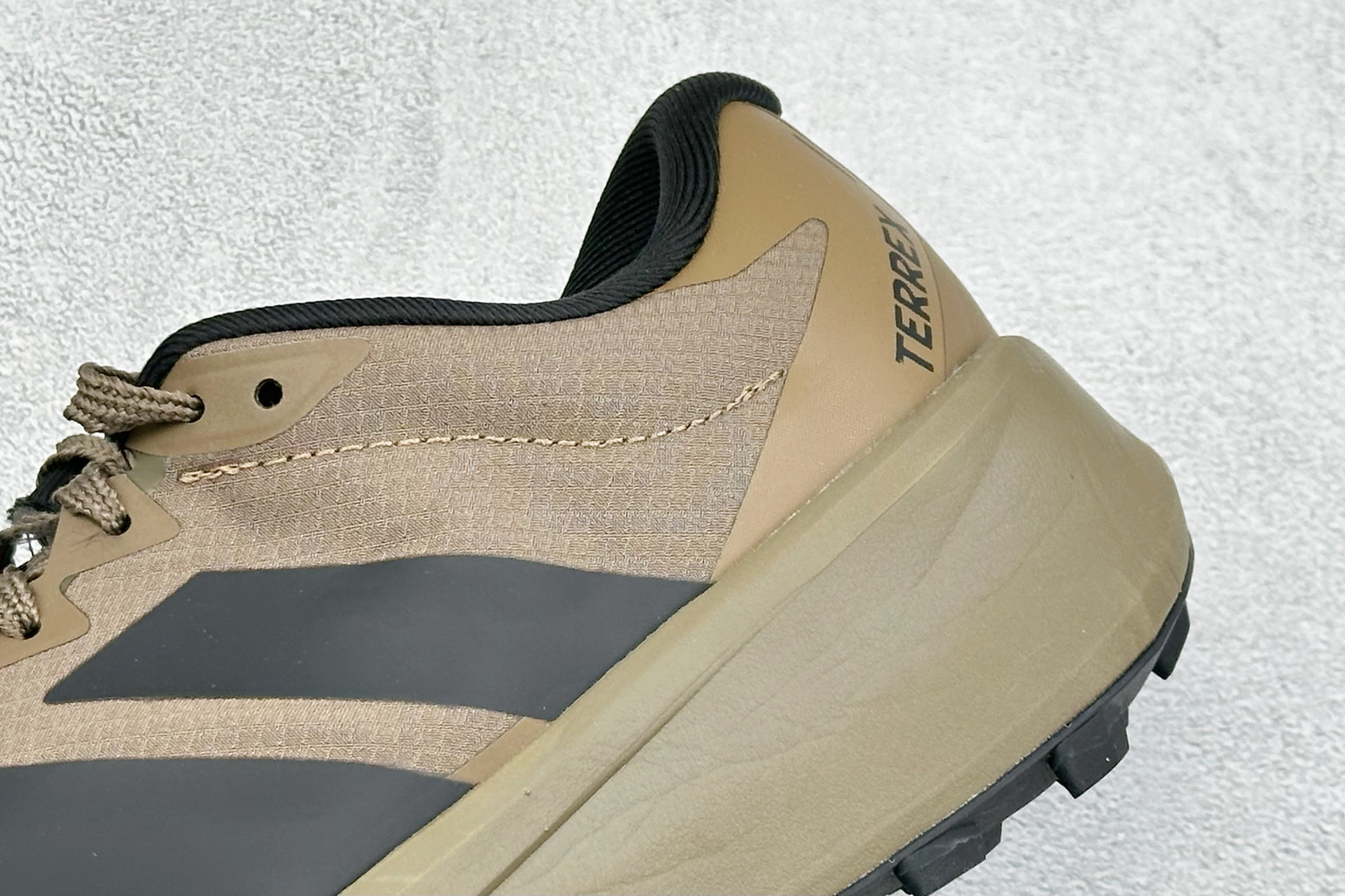 Adidas Terrex Agravic 4 阿迪达斯 系带缓震轻质 舒适百搭 低帮马拉松运动跑步鞋 货号: KJ88