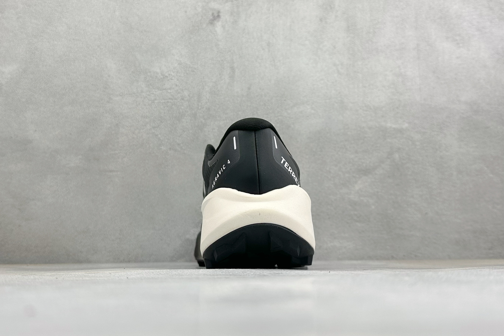 Adidas Terrex Agravic 4 阿迪达斯 系带缓震轻质 舒适百搭 低帮马拉松运动跑步鞋 货号: KJ88