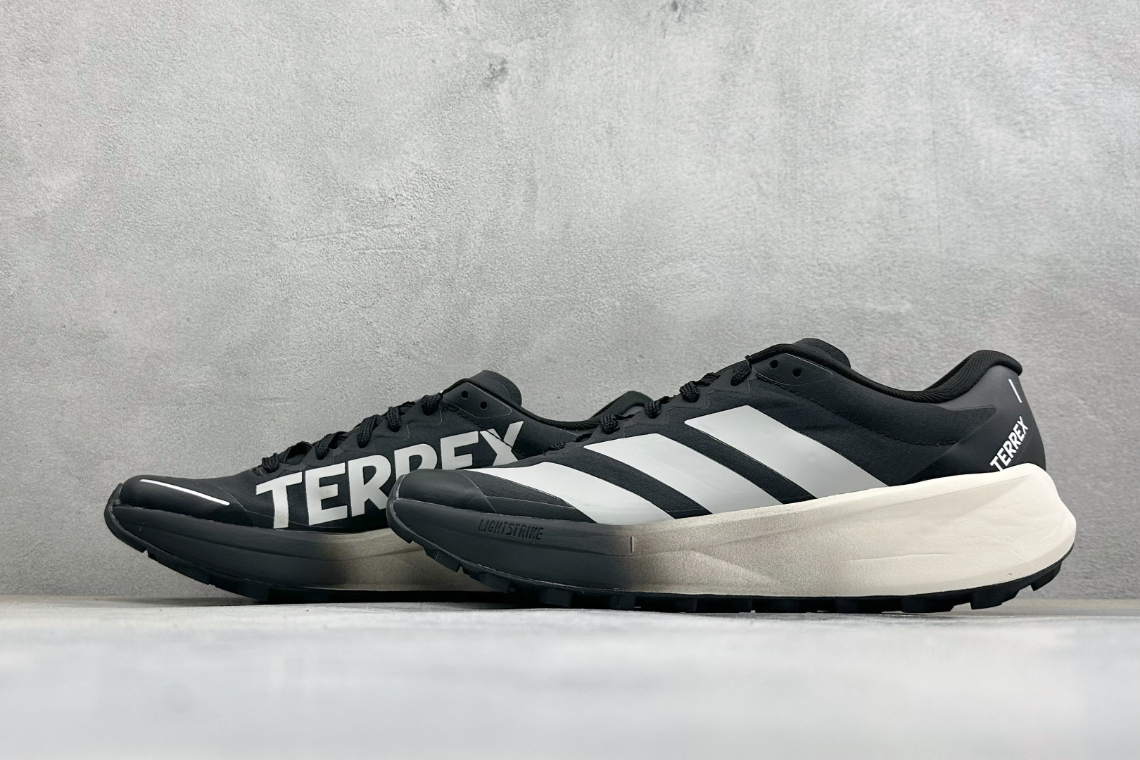 Adidas Terrex Agravic 4 阿迪达斯 系带缓震轻质 舒适百搭 低帮马拉松运动跑步鞋 货号: KJ88