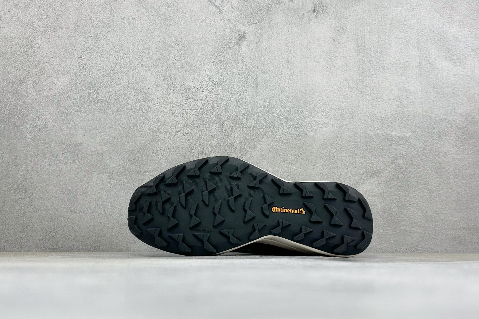 Adidas Terrex Agravic 4 阿迪达斯 系带缓震轻质 舒适百搭 低帮马拉松运动跑步鞋 货号: KJ88