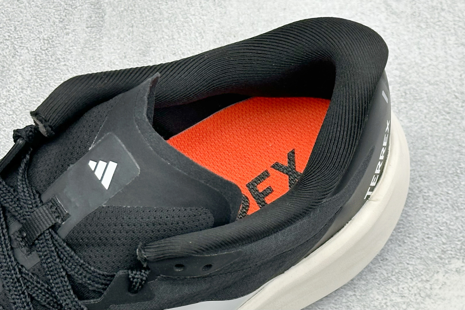 Adidas Terrex Agravic 4 阿迪达斯 系带缓震轻质 舒适百搭 低帮马拉松运动跑步鞋 货号: KJ88