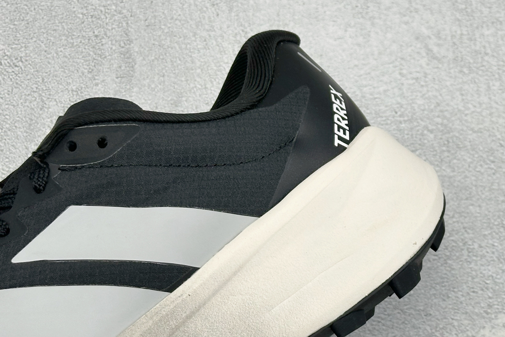 Adidas Terrex Agravic 4 阿迪达斯 系带缓震轻质 舒适百搭 低帮马拉松运动跑步鞋 货号: KJ88