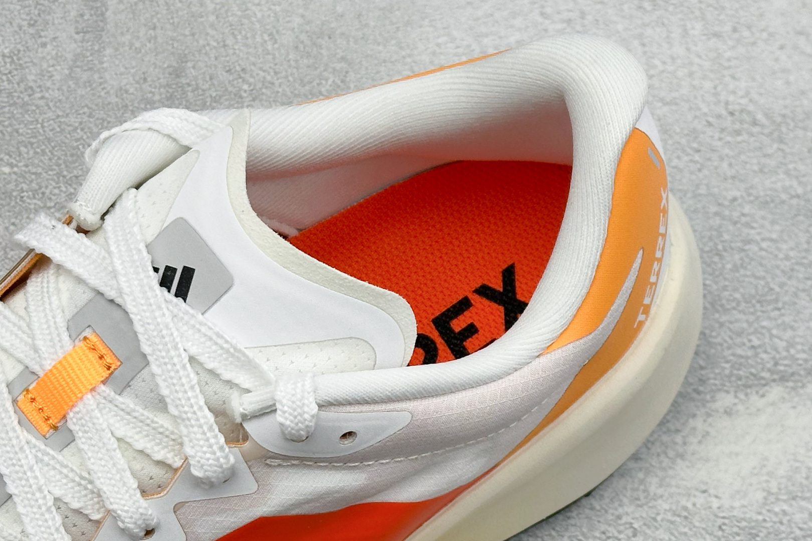 Adidas Terrex Agravic 4 阿迪达斯 系带缓震轻质 舒适百搭 低帮马拉松运动跑步鞋 货号: KK11