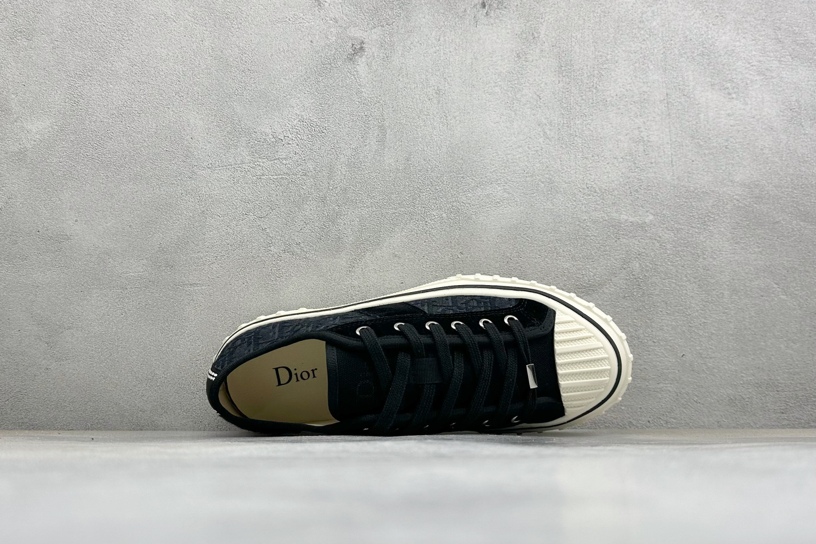 DIOR迪奥 Hooper 绒面革拼接 平底系带 低帮 贝壳头帆布鞋 经典老花真的永不过时✨ Dior Walk’n’D DIOR迪奥 Hooper 绒面革拼接 平底系带 低帮 贝壳头帆布鞋 经典老花真的永不过时✨ Dior Walk’n’D