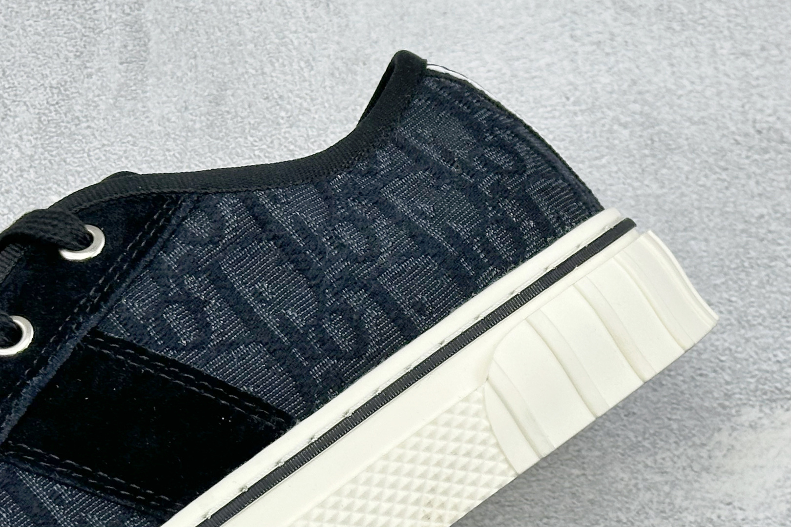 DIOR迪奥 Hooper 绒面革拼接 平底系带 低帮 贝壳头帆布鞋 经典老花真的永不过时✨ Dior Walk’n’D DIOR迪奥 Hooper 绒面革拼接 平底系带 低帮 贝壳头帆布鞋 经典老花真的永不过时✨ Dior Walk’n’D