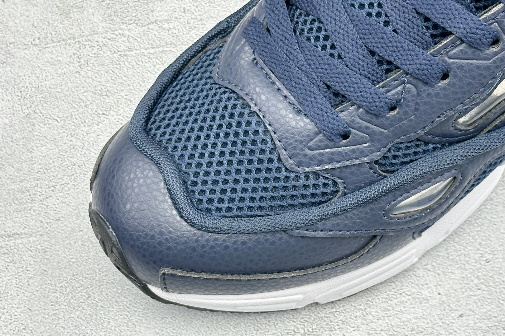 AD X RAF SIMONS 拉夫西蒙 Ozweego 先锋潮流 水泡 复古低帮休闲鞋 独家定制鞋盒 防层袋 卡片及可 AD X RAF SIMONS 拉夫西蒙 Ozweego 先锋潮流 水泡 复古低帮休闲鞋 独家定制鞋盒 防层袋 卡片及可