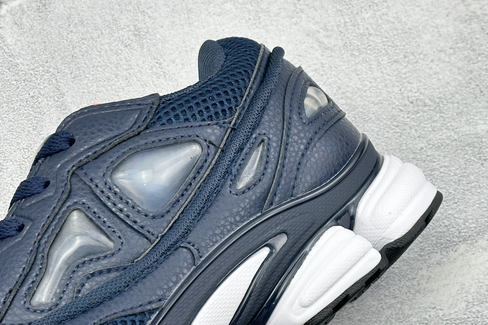 AD X RAF SIMONS 拉夫西蒙 Ozweego 先锋潮流 水泡 复古低帮休闲鞋 独家定制鞋盒 防层袋 卡片及可 AD X RAF SIMONS 拉夫西蒙 Ozweego 先锋潮流 水泡 复古低帮休闲鞋 独家定制鞋盒 防层袋 卡片及可