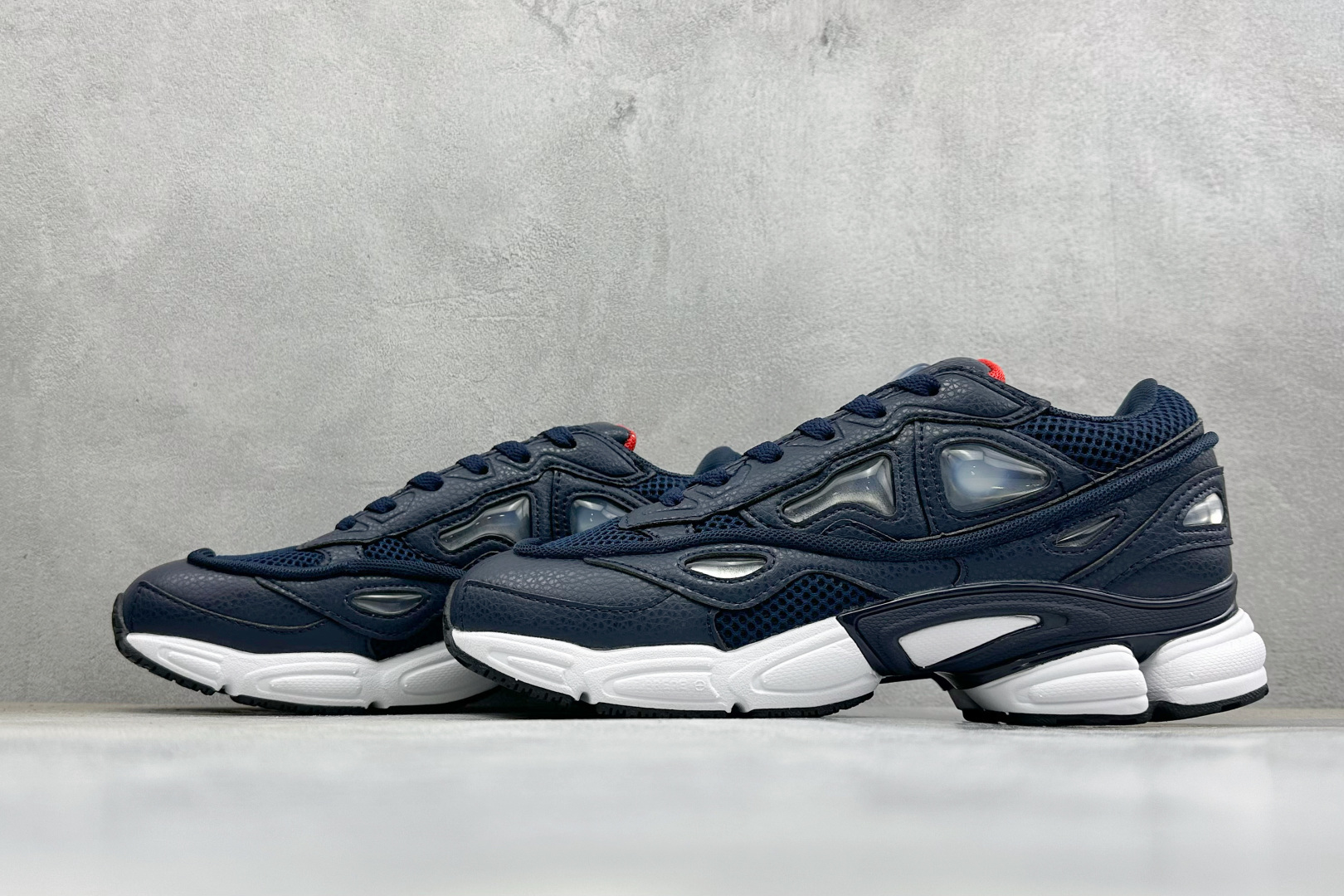 AD X RAF SIMONS 拉夫西蒙 Ozweego 先锋潮流 水泡 复古低帮休闲鞋 独家定制鞋盒 防层袋 卡片及可 AD X RAF SIMONS 拉夫西蒙 Ozweego 先锋潮流 水泡 复古低帮休闲鞋 独家定制鞋盒 防层袋 卡片及可