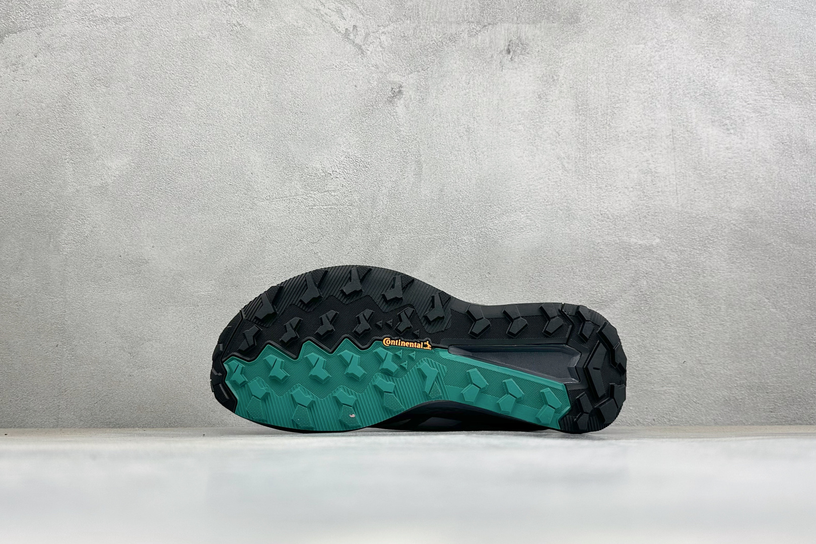 Adidas Terrex Freehiker 3 Low GTX 阿迪达斯透气缓震休闲生活鞋  货号：KA3855 尺