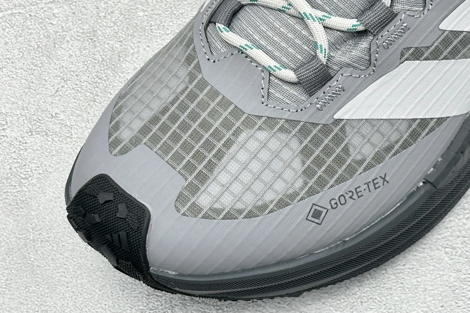 Adidas Terrex Freehiker 3 Low GTX 阿迪达斯透气缓震休闲生活鞋  货号：KA3855 尺