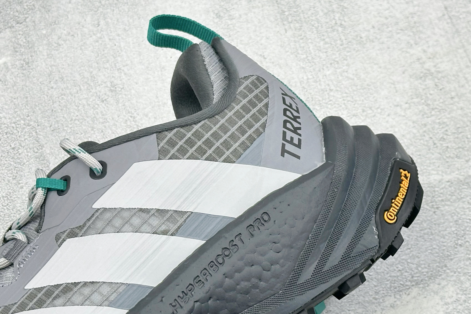 Adidas Terrex Freehiker 3 Low GTX 阿迪达斯透气缓震休闲生活鞋  货号：KA3855 尺