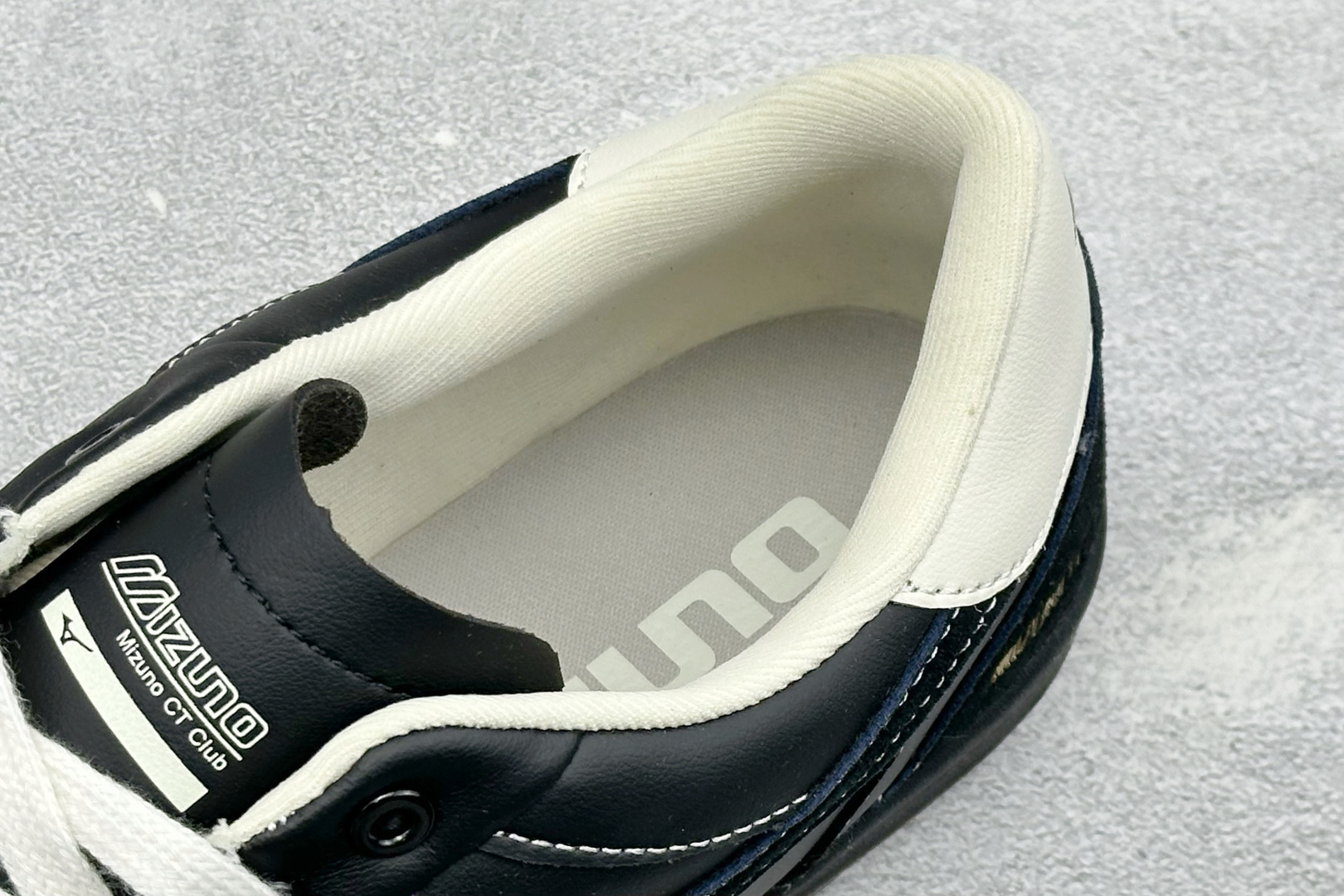 Mizuno美津浓 CT CLUB 舒适百搭 做旧设计 德训薄底低帮休闲鞋 沿袭MIZUNO经典薄底跑鞋廓形全新年轻化鞋 Mizuno美津浓 CT CLUB 舒适百搭 做旧设计 德训薄底低帮休闲鞋 沿袭MIZUNO经典薄底跑鞋廓形全新年轻化鞋