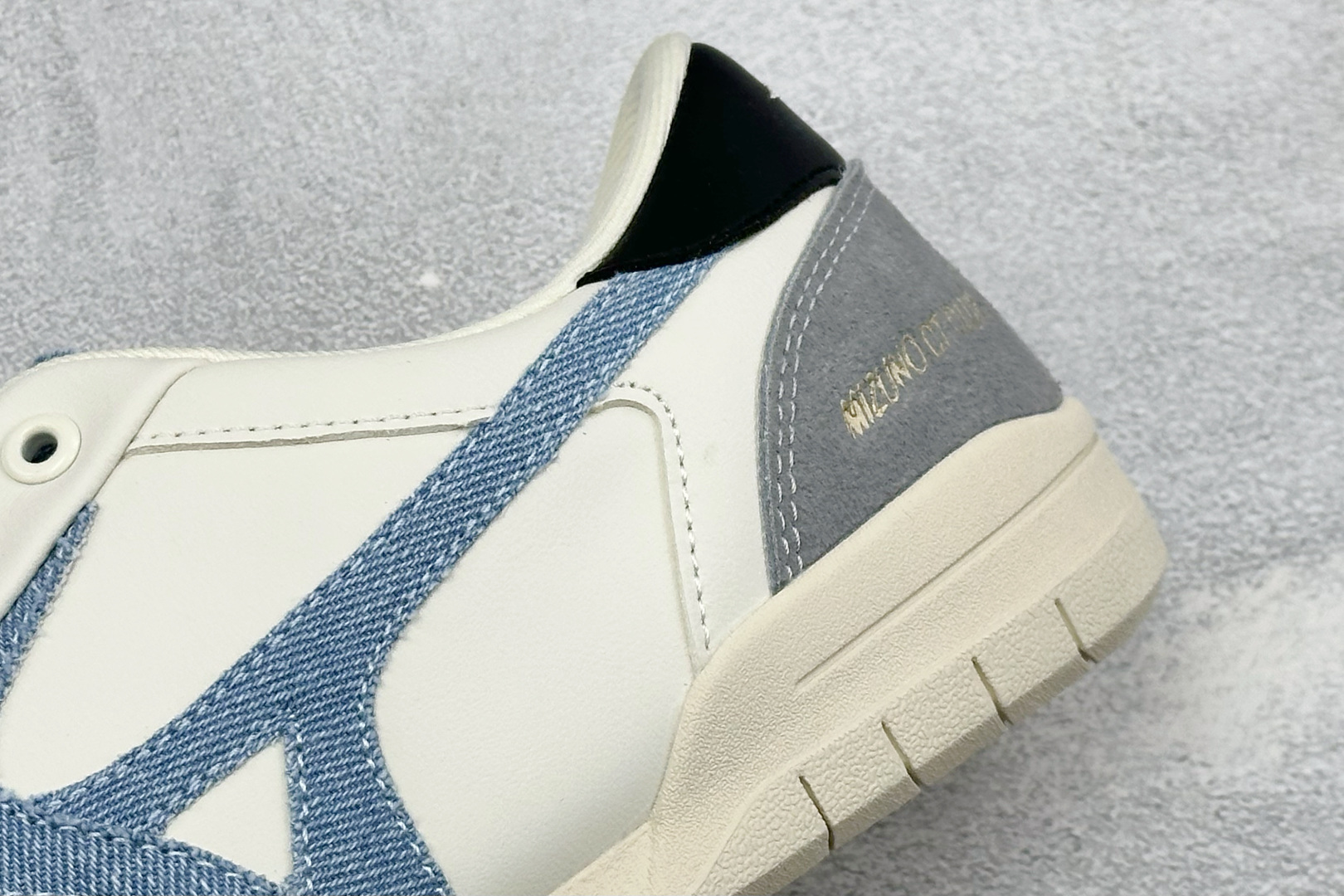 Mizuno美津浓 CT CLUB 舒适百搭 做旧设计 德训薄底低帮休闲鞋 沿袭MIZUNO经典薄底跑鞋廓形全新年轻化鞋 Mizuno美津浓 CT CLUB 舒适百搭 做旧设计 德训薄底低帮休闲鞋 沿袭MIZUNO经典薄底跑鞋廓形全新年轻化鞋