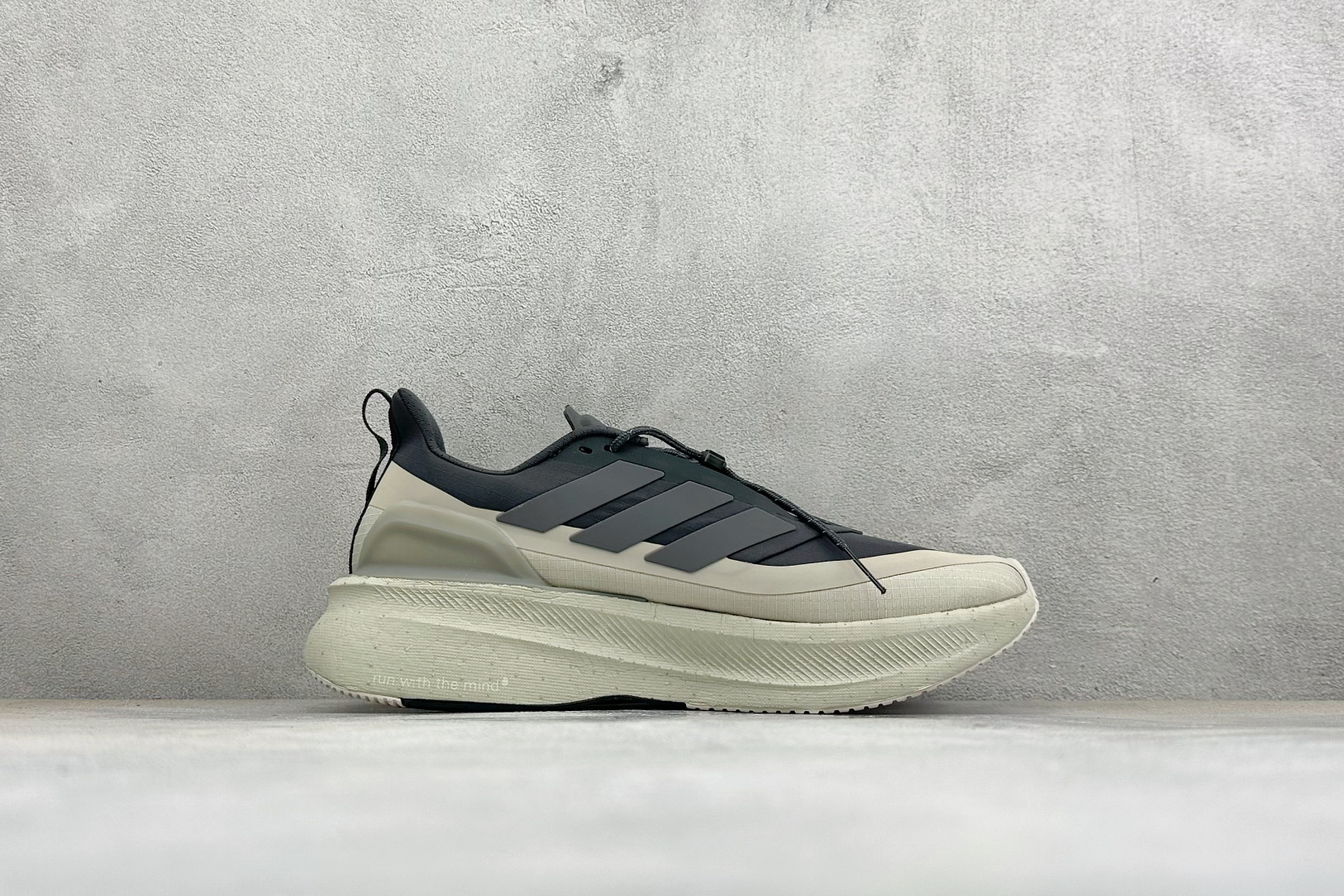 RS版Adidas Ultraboost 5 HK 阿迪达斯新款休闲爆米花跑步鞋 货号:JS2439 尺码:40 40. RS版Adidas Ultraboost 5 HK 阿迪达斯新款休闲爆米花跑步鞋 货号:JS2439 尺码:40 40.