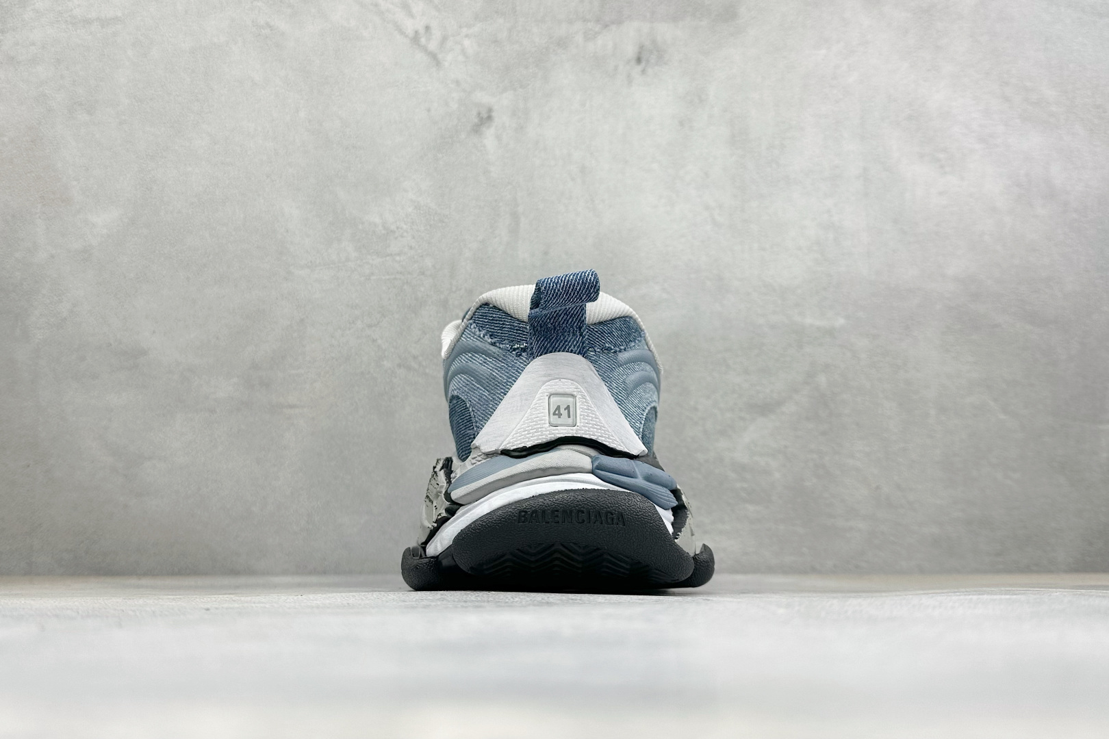 OK版Balenciaga 巴黎世家 二十四代 Triple S .2Gradient 厚底系带低帮老爹鞋 货号：-WT