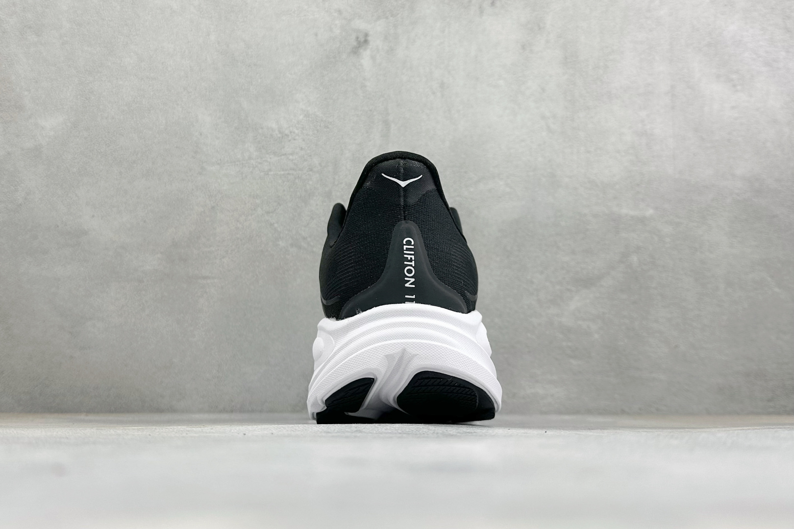 ST版HOKA ONE ONE M CLIFTON 11 舒适防滑耐磨低帮休闲跑步鞋 相比常规跑鞋 HOKA ONE O ST版HOKA ONE ONE M CLIFTON 11 舒适防滑耐磨低帮休闲跑步鞋 相比常规跑鞋 HOKA ONE O