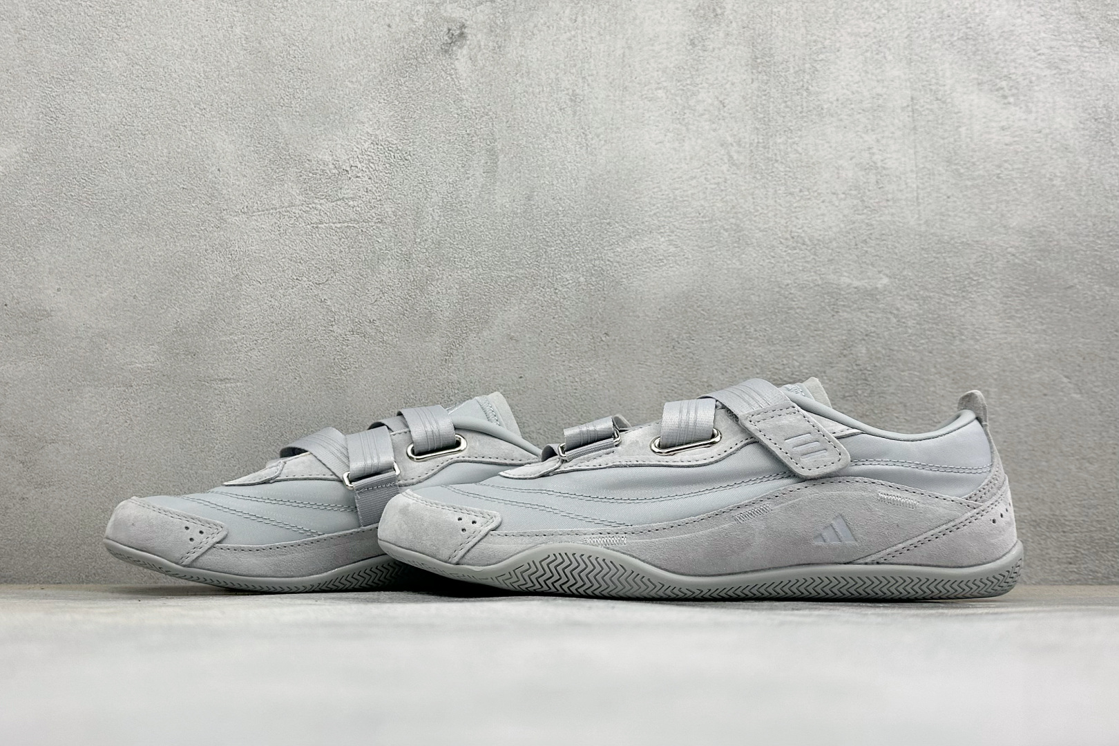 XH版Adidas Urban Reverie 阿迪舒适时尚魔术贴防滑耐磨生活休闲鞋 货号：KJ9091 尺码：36-4