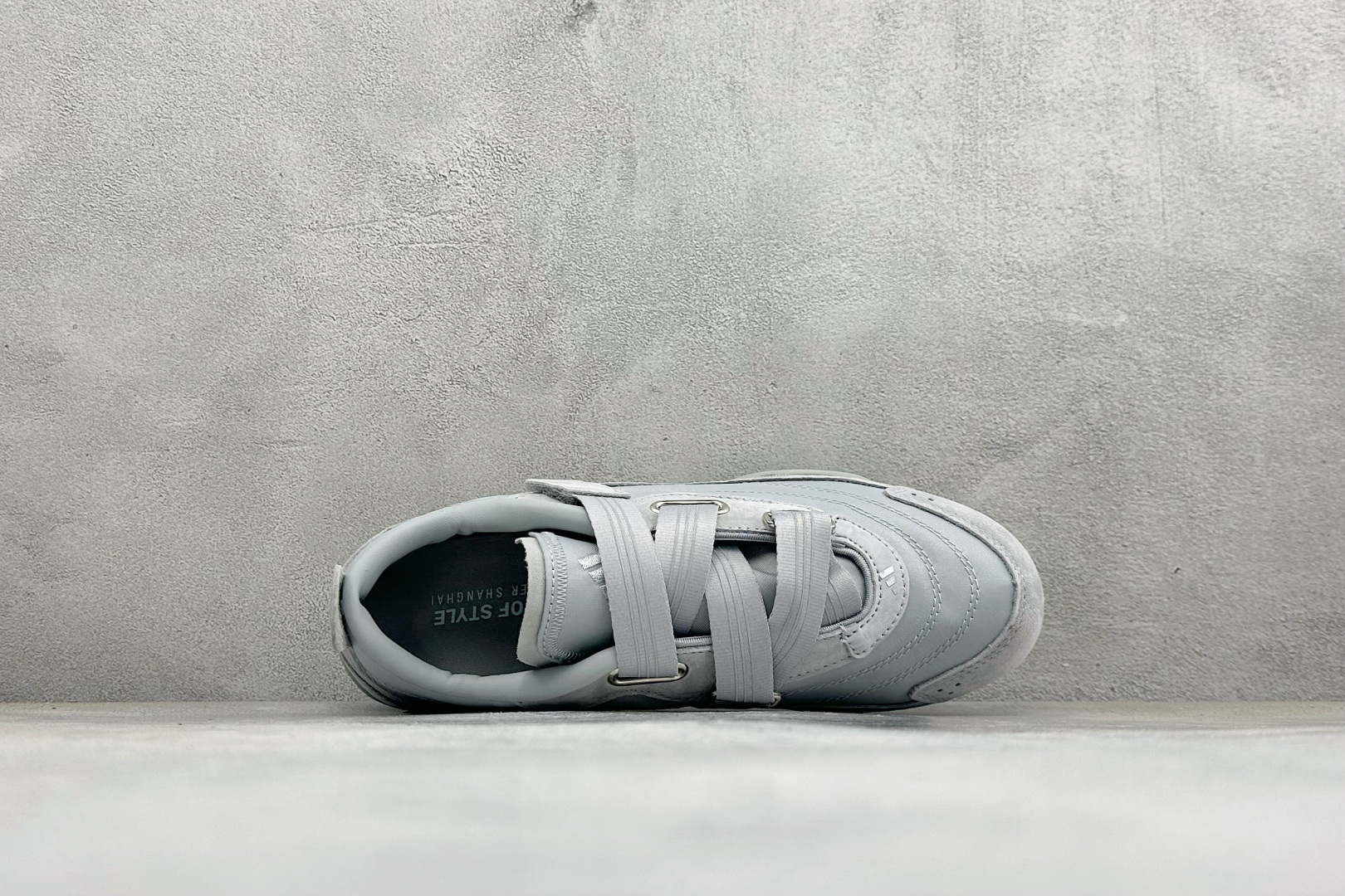 XH版Adidas Urban Reverie 阿迪舒适时尚魔术贴防滑耐磨生活休闲鞋 货号：KJ9091 尺码：36-4