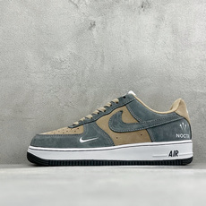 Nike Air Force 1 Low × NOCTA 联名空军一号 NOCTA Drake 德雷克联名系列,后跟印有 Nike Air Force 1 Low × NOCTA 联名空军一号 NOCTA Drake 德雷克联名系列,后跟印有
