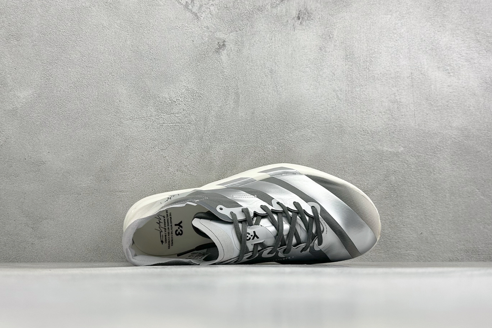 Adidas Adizero Adios 4 M 阿迪透气轻盈低帮跑步鞋 货号：KZ9045 尺码：39 40 40.5