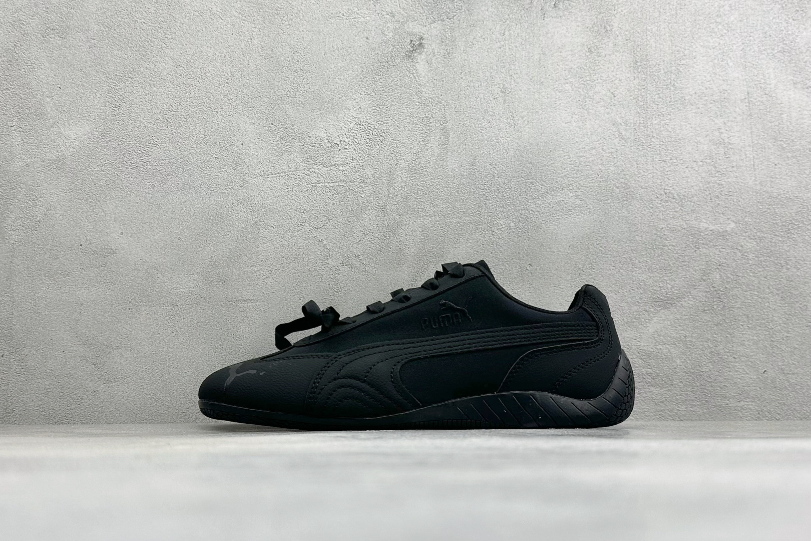 M版Puma Speedcet Etoile Wns 黑色 彪马薄底德迅复古运动休闲赛车跑鞋 以趣味十足又前卫复古的设计 M版Puma Speedcet Etoile Wns 黑色 彪马薄底德迅复古运动休闲赛车跑鞋 以趣味十足又前卫复古的设计