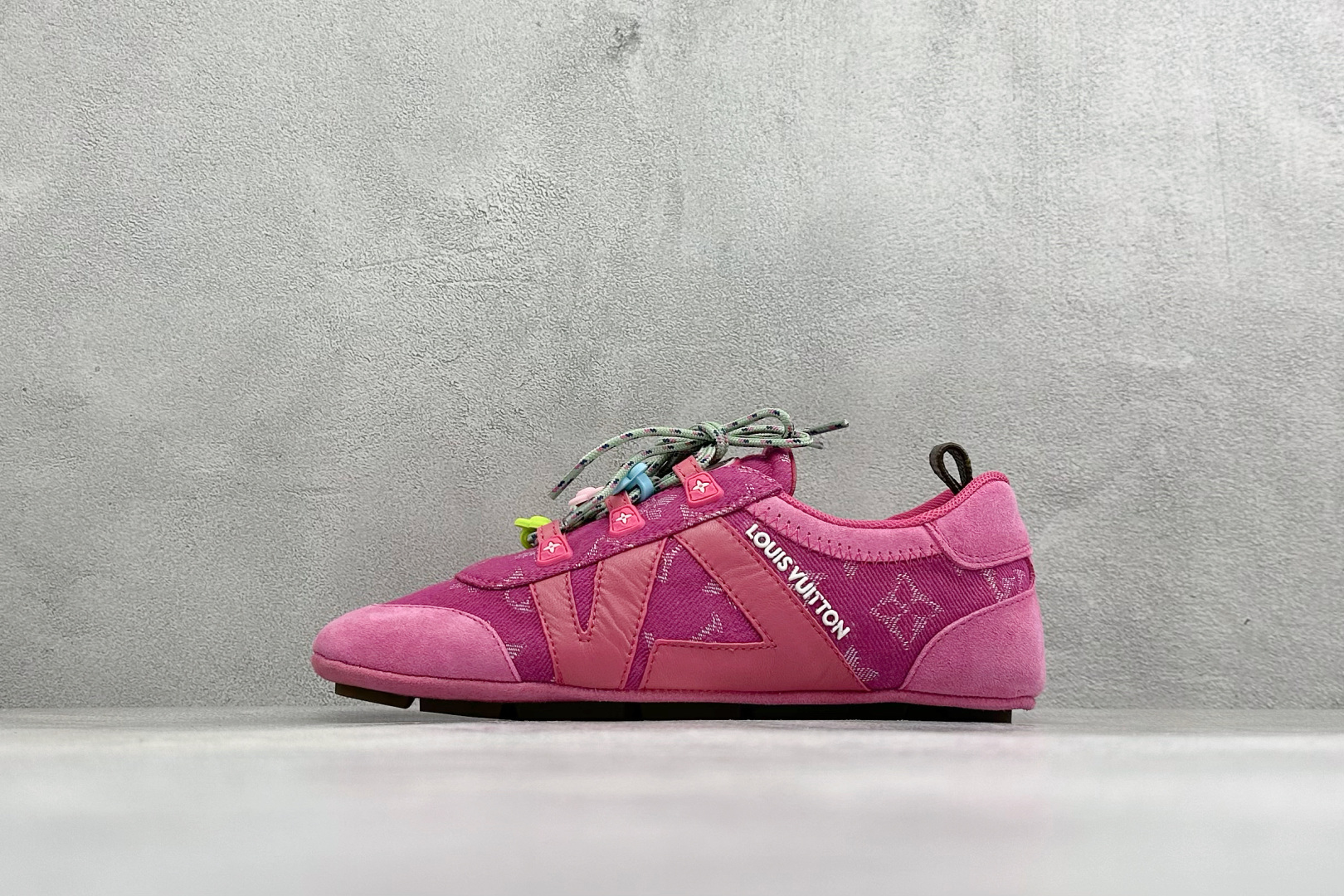LOUIS VUITTON lv Sneakerina 2026 早春发布新款德训鞋芭蕾舞鞋 采用 Sacchetto LOUIS VUITTON lv Sneakerina 2026 早春发布新款德训鞋芭蕾舞鞋 采用 Sacchetto