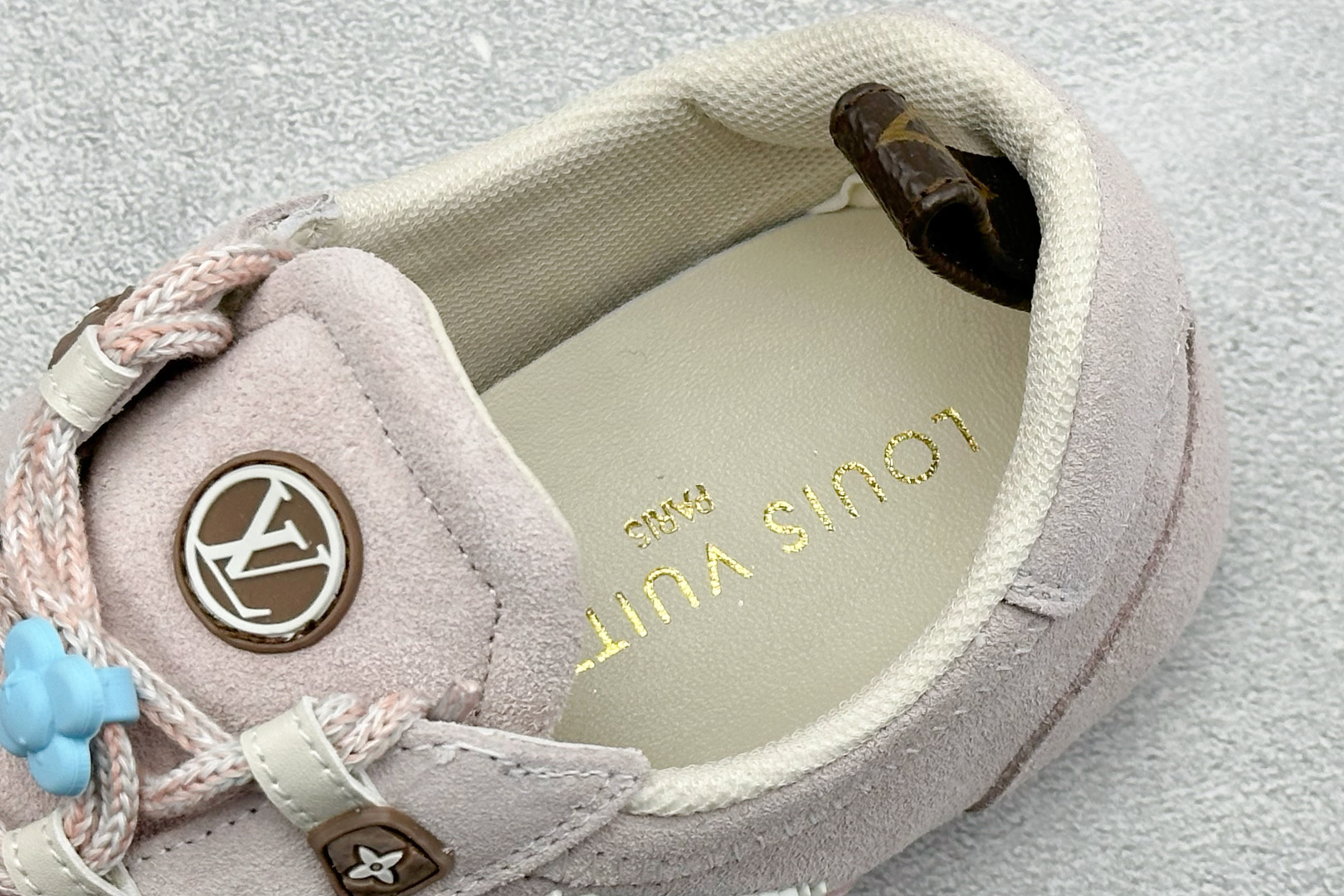 LOUIS VUITTON lv Sneakerina 2026 早春发布新款德训鞋芭蕾舞鞋 采用 Sacchetto LOUIS VUITTON lv Sneakerina 2026 早春发布新款德训鞋芭蕾舞鞋 采用 Sacchetto
