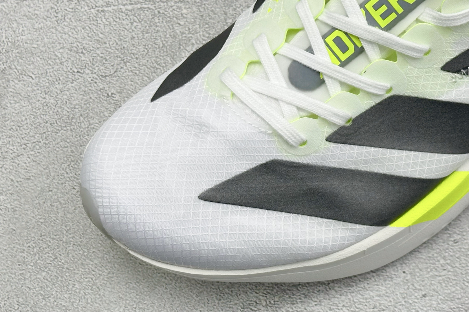 Adidas Adizero Adios 4 M 阿迪透气轻盈低帮跑步鞋 货号:KJ7036 尺码:36 36.5 37 Adidas Adizero Adios 4 M 阿迪透气轻盈低帮跑步鞋 货号:KJ7036 尺码:36 36.5 37
