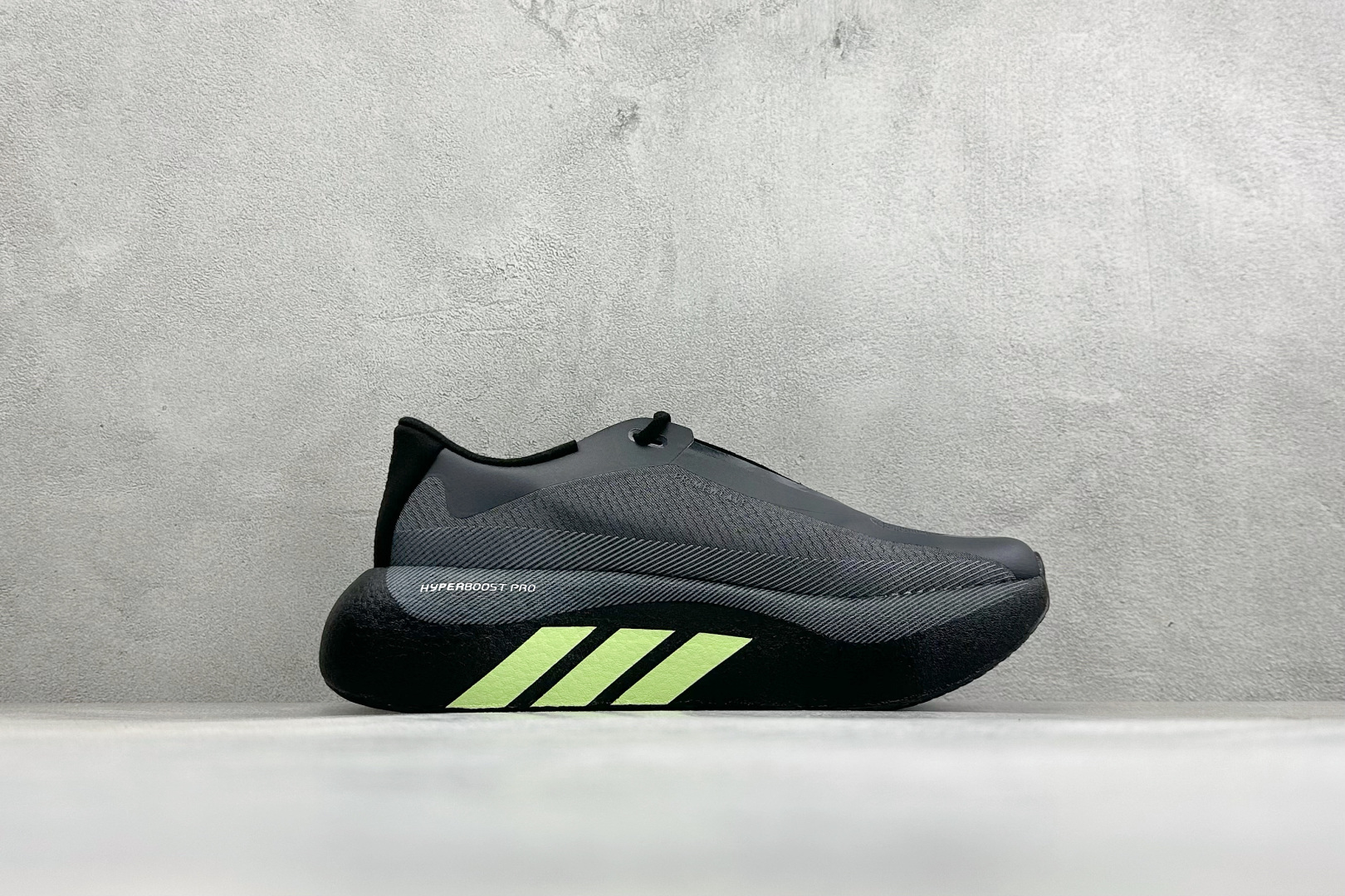 Adidas HyperBoost Edge M 阿迪达斯全新爆米花透气缓震跑步鞋 货号:KI1937 尺码:36 36 Adidas HyperBoost Edge M 阿迪达斯全新爆米花透气缓震跑步鞋 货号:KI1937 尺码:36 36