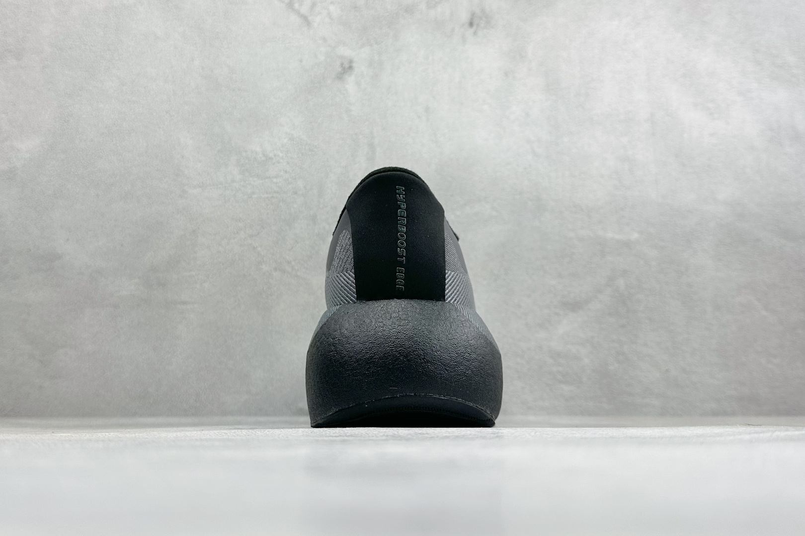 Adidas HyperBoost Edge M 阿迪达斯全新爆米花透气缓震跑步鞋 货号:KI1937 尺码:36 36 Adidas HyperBoost Edge M 阿迪达斯全新爆米花透气缓震跑步鞋 货号:KI1937 尺码:36 36
