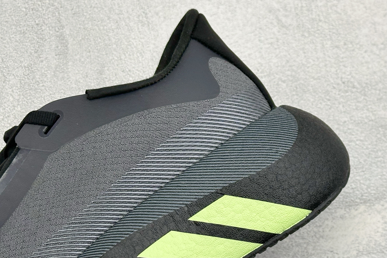 Adidas HyperBoost Edge M 阿迪达斯全新爆米花透气缓震跑步鞋 货号:KI1937 尺码:36 36 Adidas HyperBoost Edge M 阿迪达斯全新爆米花透气缓震跑步鞋 货号:KI1937 尺码:36 36