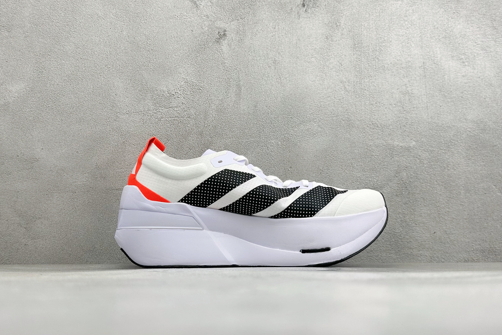 Adidas Adizero Prime X3 STRUNG 阿迪防滑耐磨舒适跑步鞋 货号：LA6215 尺码：40-4