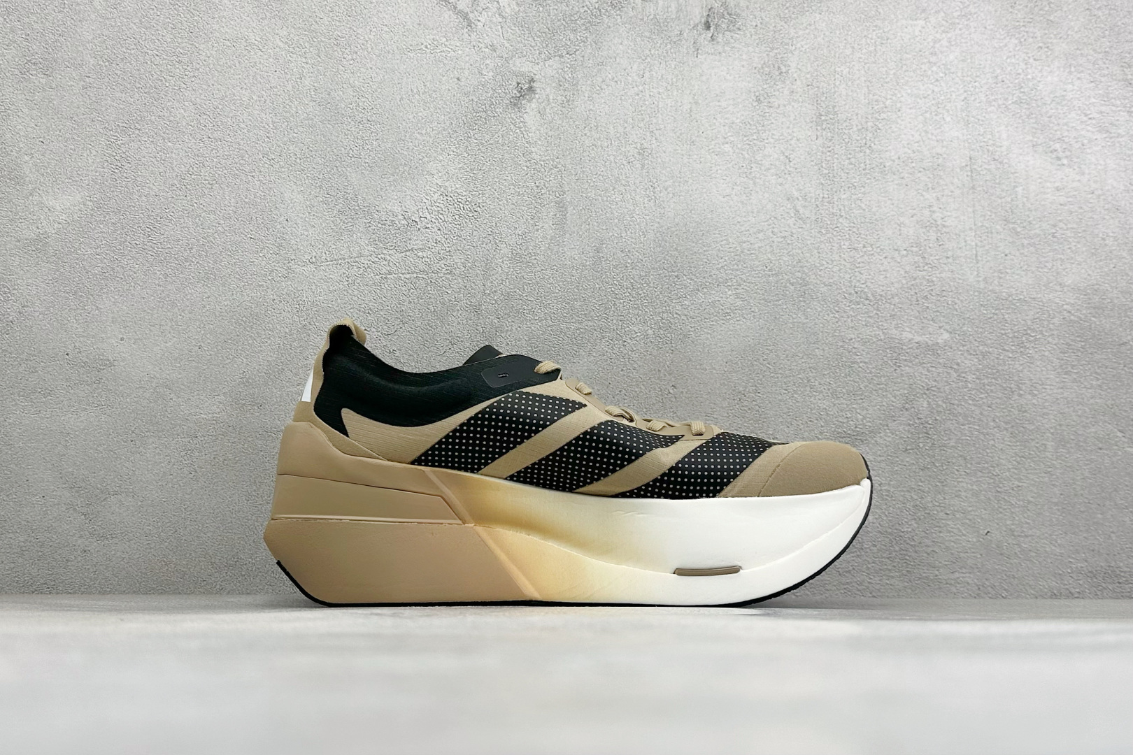 Adidas Adizero Prime X3 STRUNG 阿迪防滑耐磨舒适跑步鞋 货号：LA6219 尺码：40-4