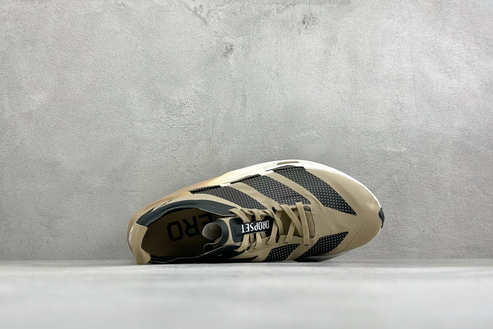 Adidas Adizero Prime X3 STRUNG 阿迪防滑耐磨舒适跑步鞋 货号：LA6219 尺码：40-4