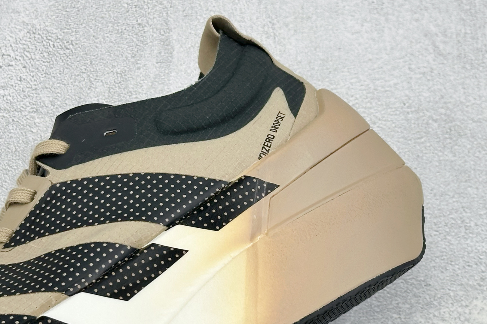 Adidas Adizero Prime X3 STRUNG 阿迪防滑耐磨舒适跑步鞋 货号：LA6219 尺码：40-4