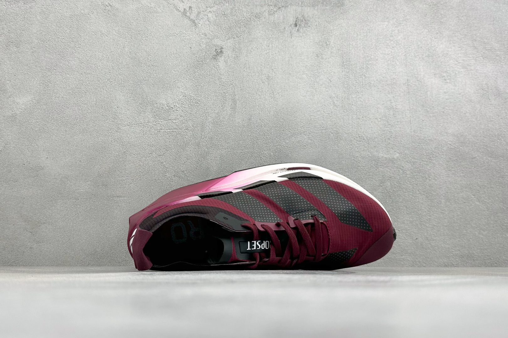 Adidas Adizero Prime X3 STRUNG 阿迪防滑耐磨舒适跑步鞋 货号：LA6219 尺码：40-4