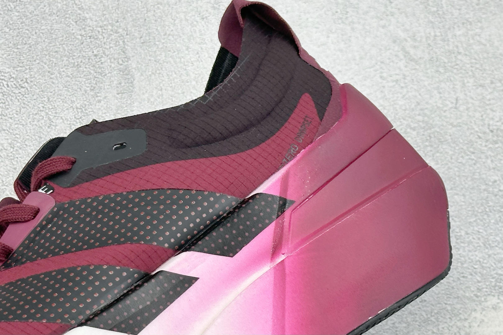Adidas Adizero Prime X3 STRUNG 阿迪防滑耐磨舒适跑步鞋 货号：LA6219 尺码：40-4