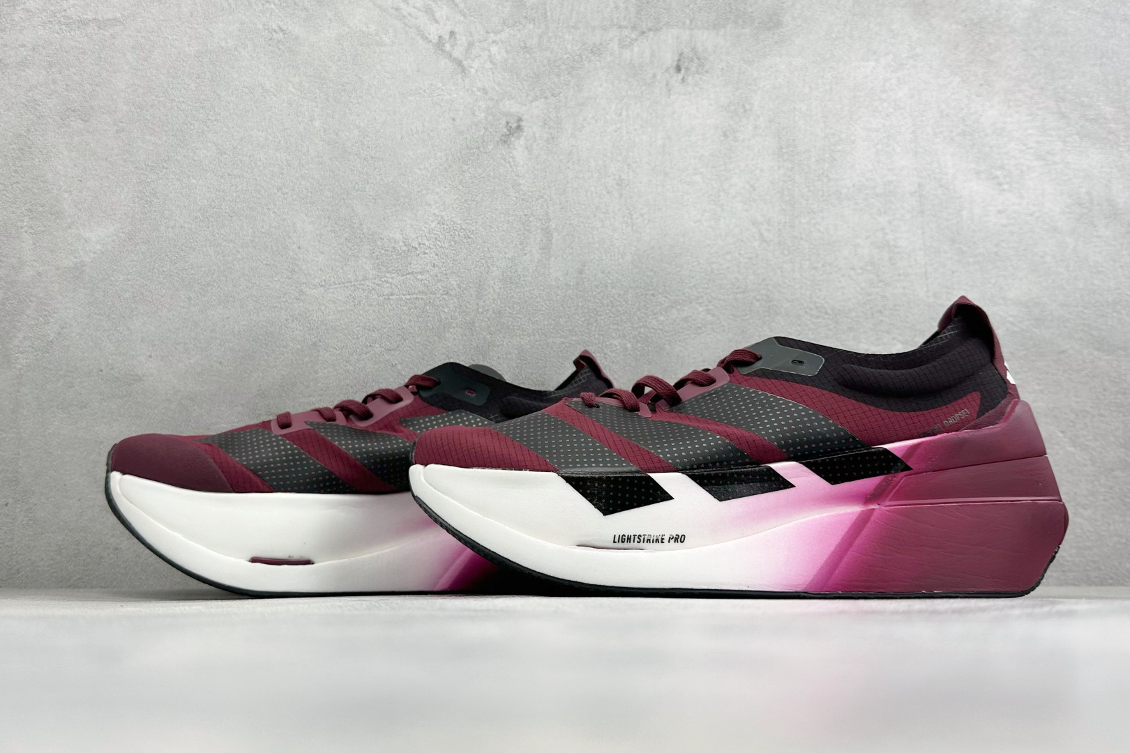 Adidas Adizero Prime X3 STRUNG 阿迪防滑耐磨舒适跑步鞋 货号：LA6219 尺码：40-4