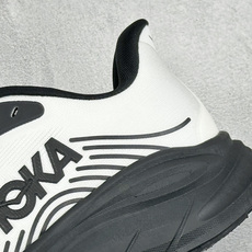 ST版HOKA ONE ONE M CLIFTON 11 舒适防滑耐磨低帮休闲跑步鞋 相比常规跑鞋 HOKA ONE O ST版HOKA ONE ONE M CLIFTON 11 舒适防滑耐磨低帮休闲跑步鞋 相比常规跑鞋 HOKA ONE O