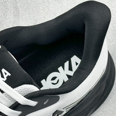 ST版HOKA ONE ONE M CLIFTON 11 舒适防滑耐磨低帮休闲跑步鞋 相比常规跑鞋 HOKA ONE O ST版HOKA ONE ONE M CLIFTON 11 舒适防滑耐磨低帮休闲跑步鞋 相比常规跑鞋 HOKA ONE O