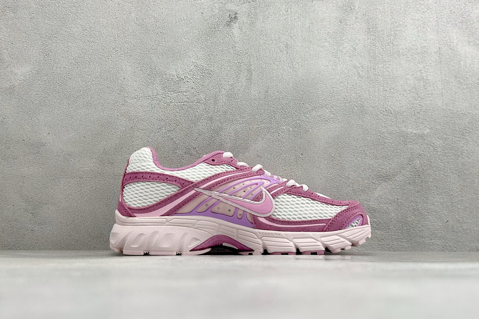 XL版Nike Air Max Moto 2K 耐克新款复古气垫跑步鞋 货号:IO4862-100 尺码:36 36.5 XL版Nike Air Max Moto 2K 耐克新款复古气垫跑步鞋 货号:IO4862-100 尺码:36 36.5