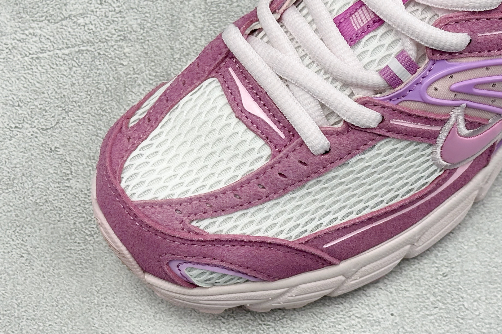 XL版Nike Air Max Moto 2K 耐克新款复古气垫跑步鞋 货号:IO4862-100 尺码:36 36.5 XL版Nike Air Max Moto 2K 耐克新款复古气垫跑步鞋 货号:IO4862-100 尺码:36 36.5